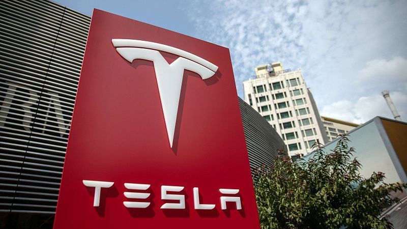 Компания Tesla объявила о запуске собственной лаборатории по исследованию и производству микроэлектроники для своих электромобилей